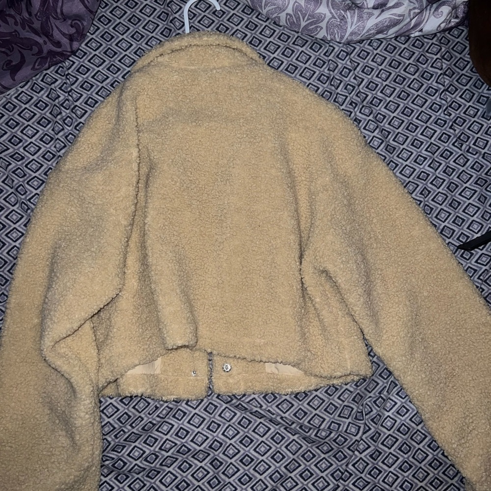 Cropped Shearling Jacket - Picture 4 of 4